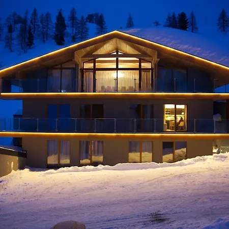 Mountain 4*